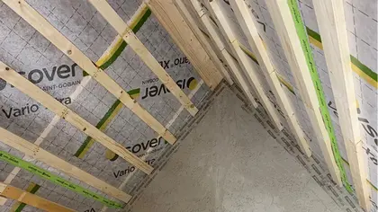 Snedtak med Isover Vario Xtra och tätningstillbehör. Taket är redo för installation av Isover Insulsafe lösull. 