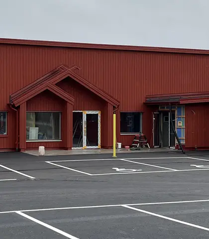I Leksand har Peab byggt ett nytt kontor och kundcenter till Leksandsbostäder med fokus på hållbarhet och kostnadseffektivitet